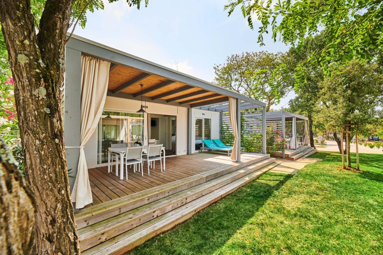 Two-Bedroom Mobile Home Terrace