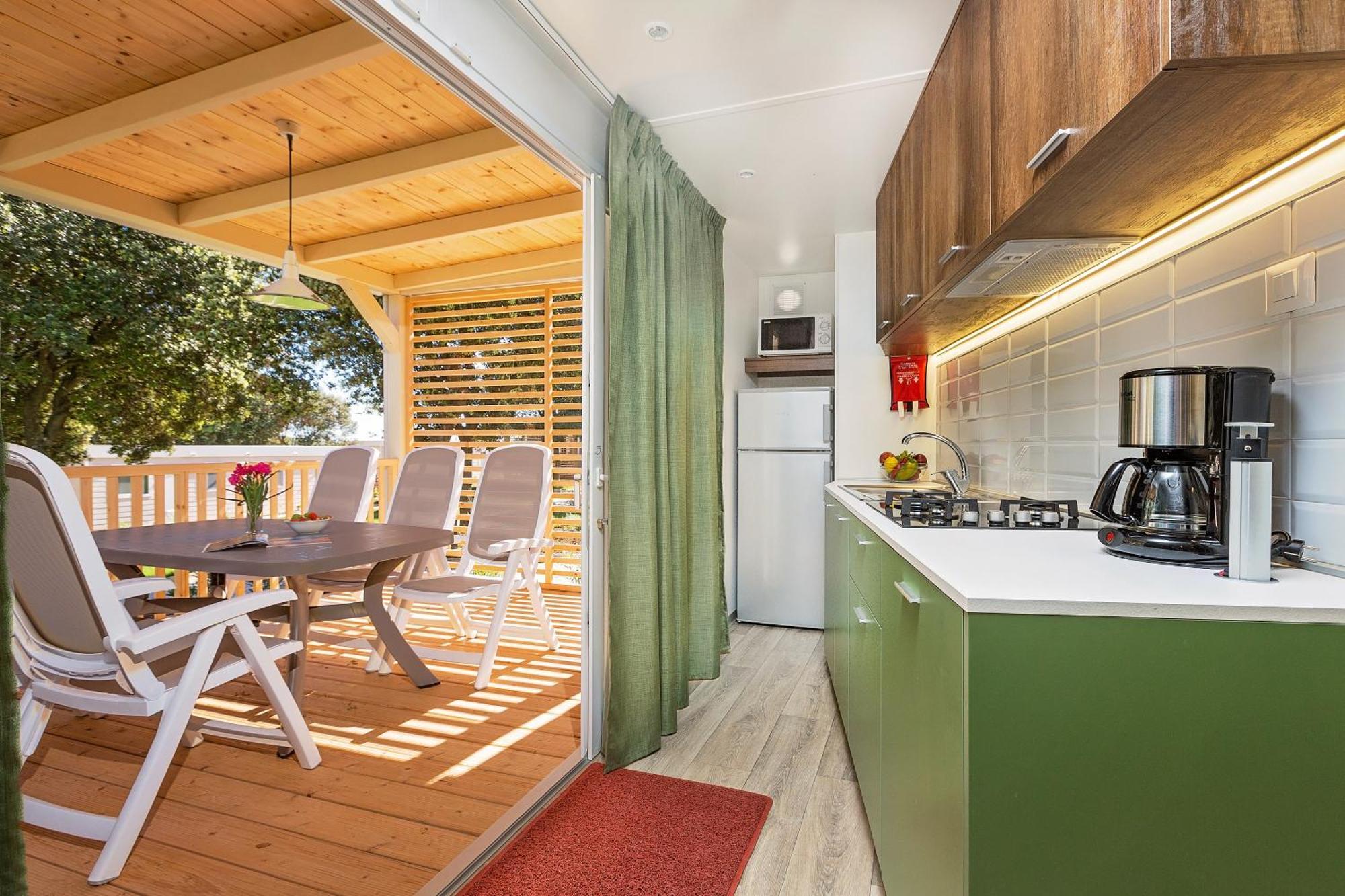 Family Three-Bedroom Mobile Home Forest Escape