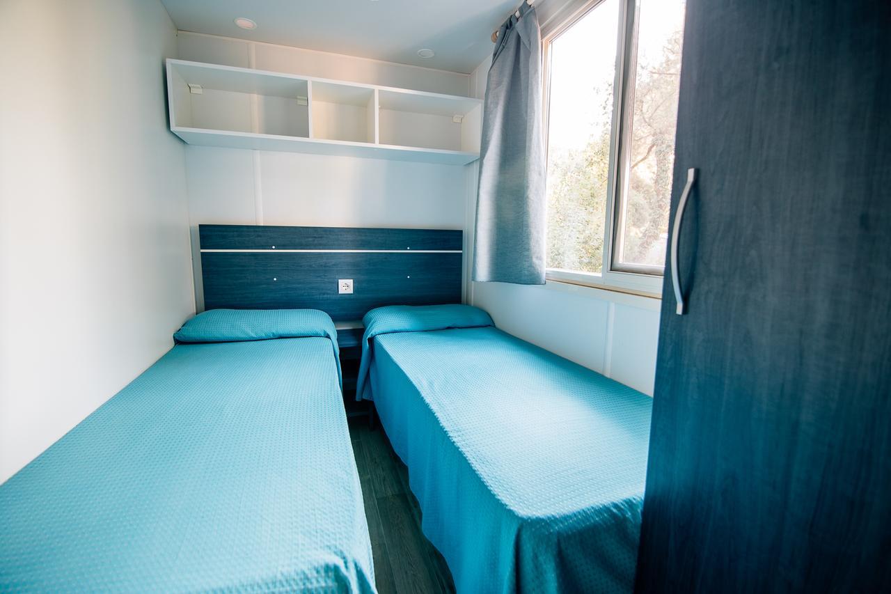 Piccola Casa Mobile (4 adulti) con Accesso alla Spiaggia