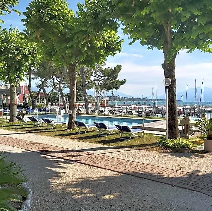 Villaggio Turistico dei Tigli-1