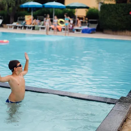 Villaggio Turistico Camping Il Fontino-3