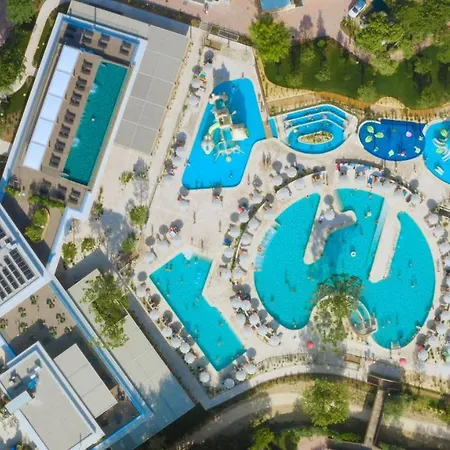 Mediterraneo Camping Village-2